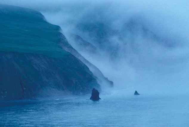 Bering_sea_in_mist_foggy_scenics